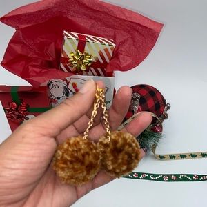 Handmade cozybeanz Pom Pom Earrings